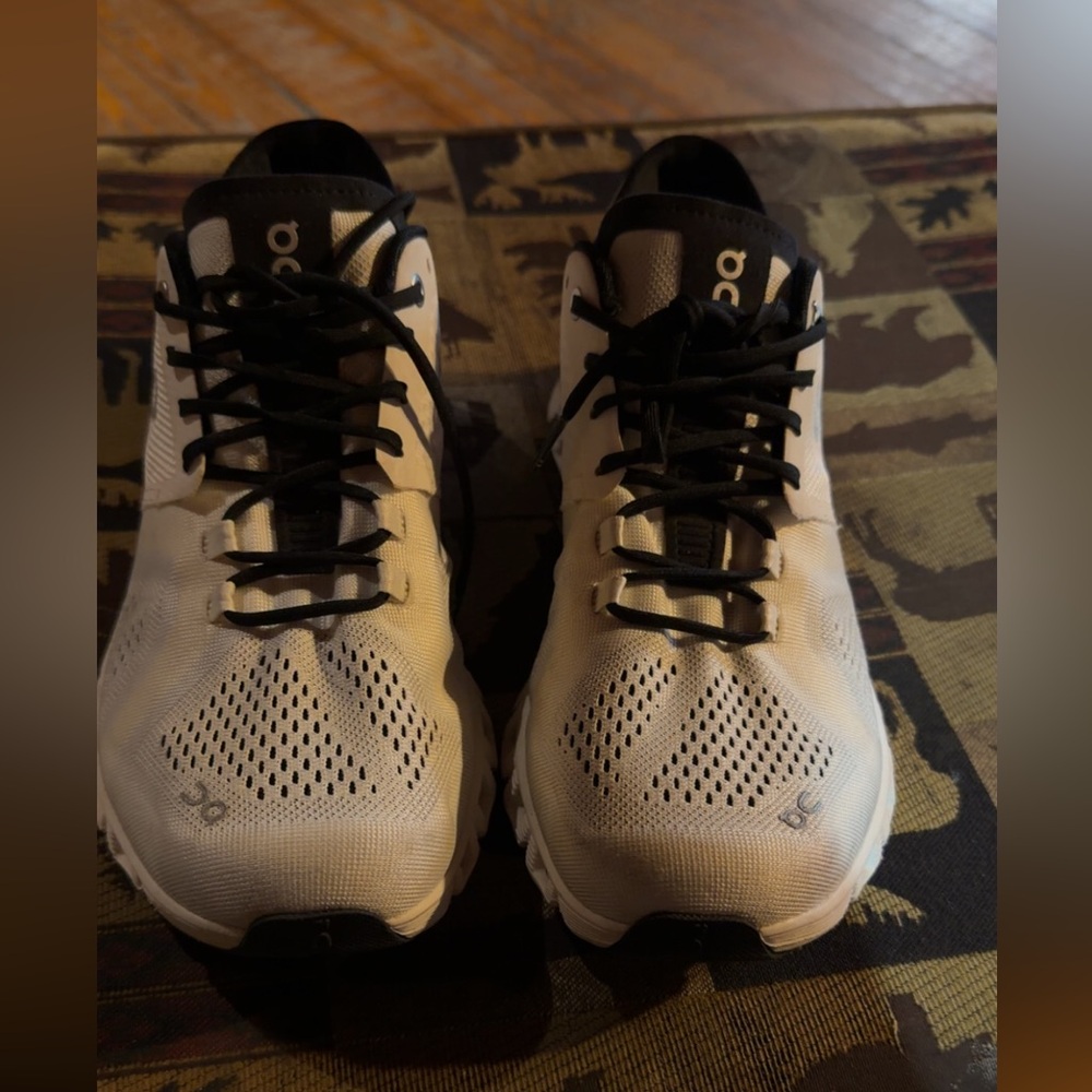 ON Women's Black and White Sneakers